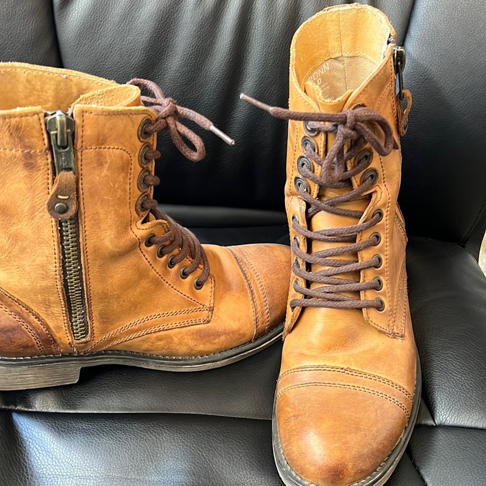 SALE! Steve Madden Brown/Tan Mens Boots size 7.5-like new condition.